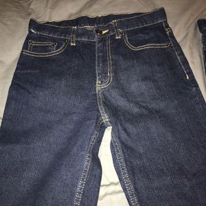 Regular blue jeans